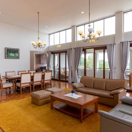 Family Only Amazing City View Villa - De Reiz Firen Syariah Бандунг Экстерьер фото