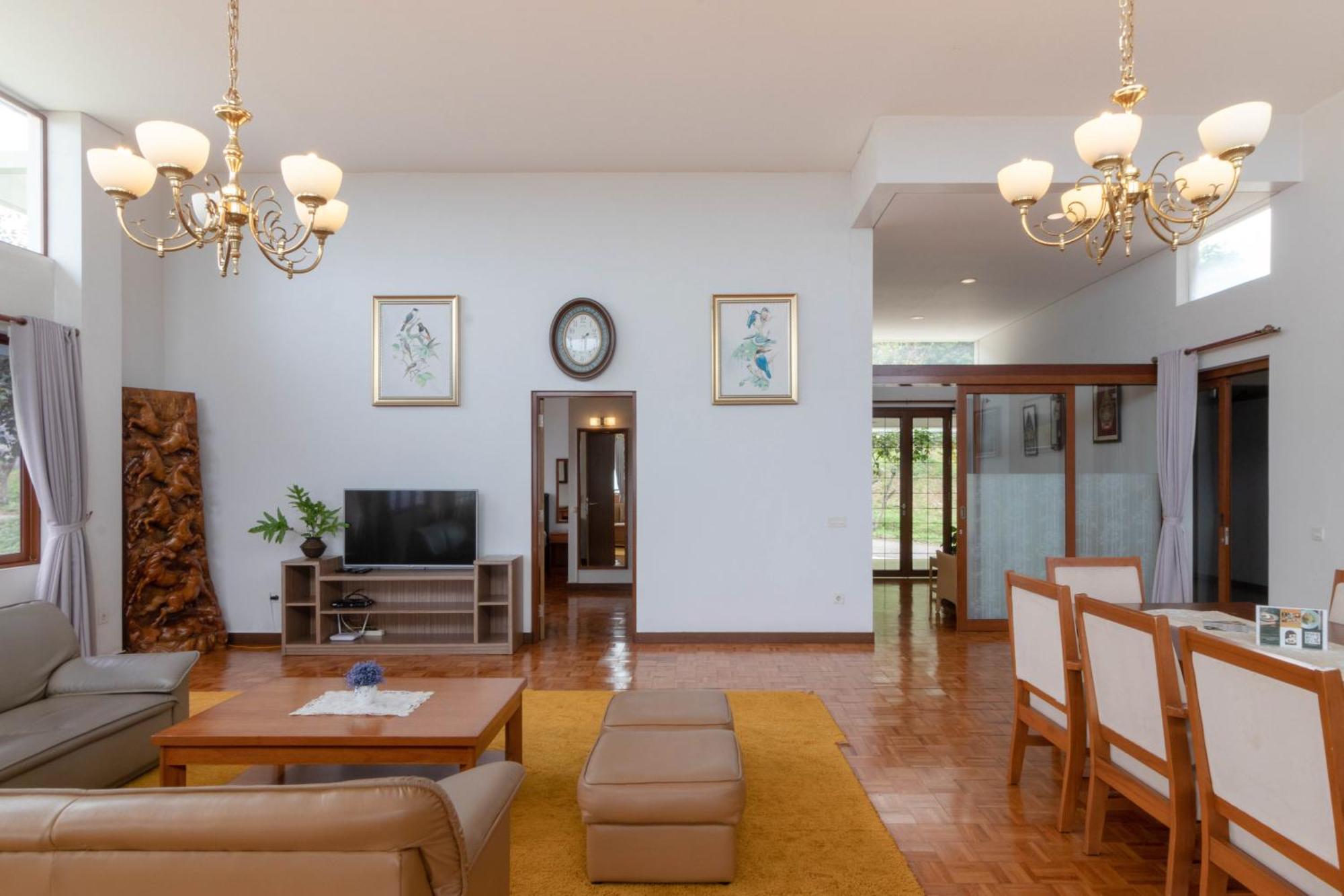 Family Only Amazing City View Villa - De Reiz Firen Syariah Бандунг Экстерьер фото