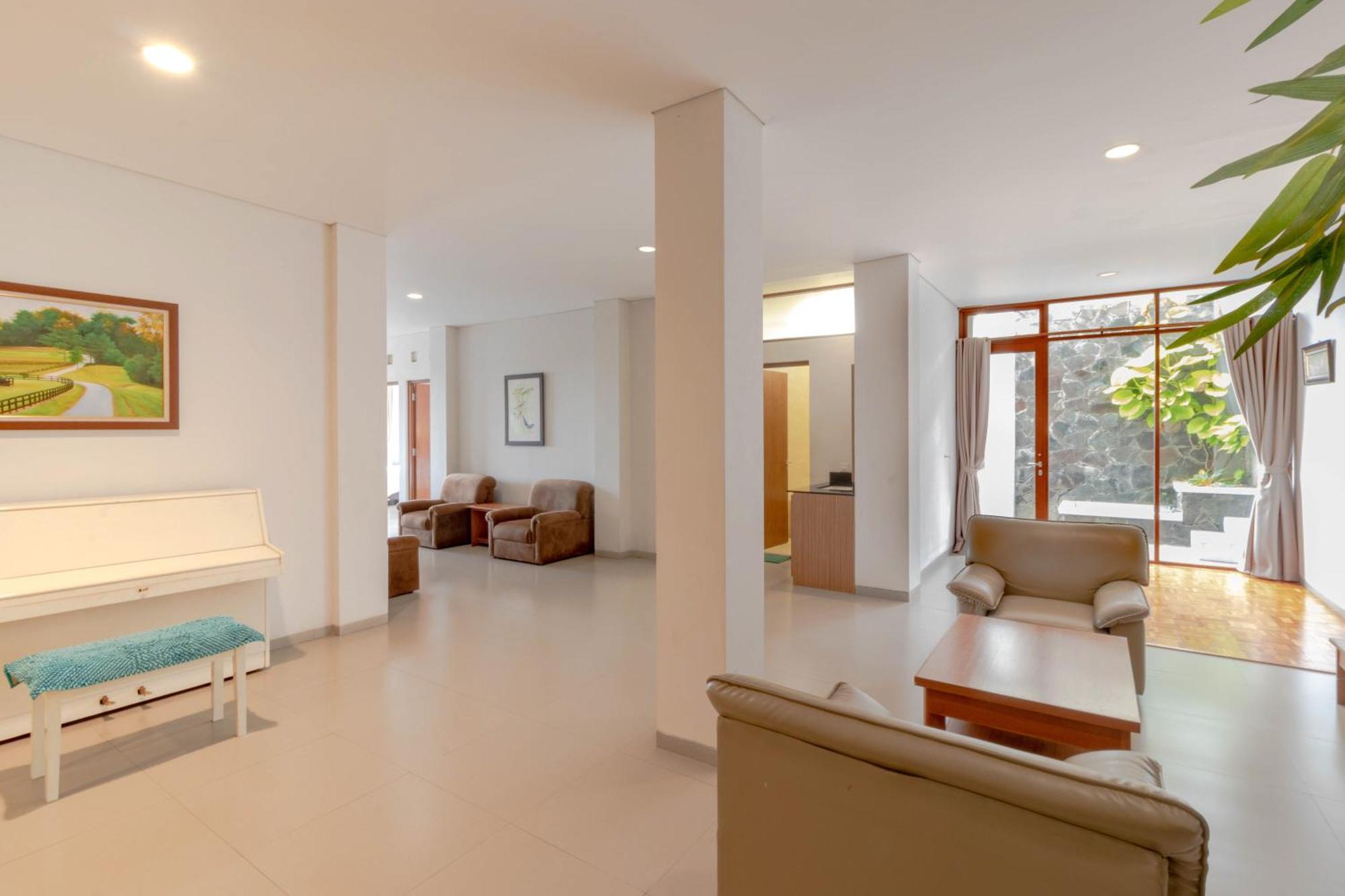 Family Only Amazing City View Villa - De Reiz Firen Syariah Бандунг Экстерьер фото